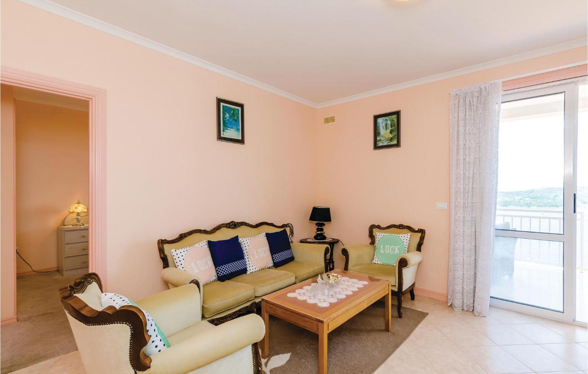 3 Bedroom Beautiful Apartment In Orasac Exterior photo
