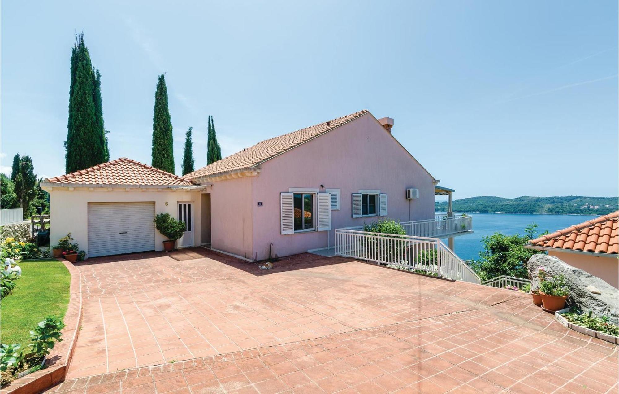 3 Bedroom Beautiful Apartment In Orasac Exterior photo